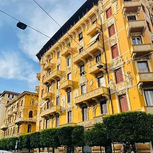 Retro-chic In La Spezia